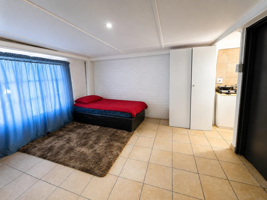 6 Bedroom Property for Sale in Brandwag Free State